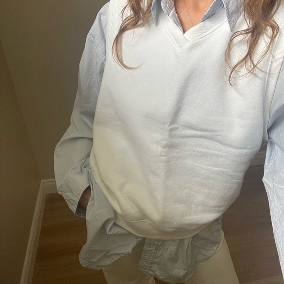 Aritzia TNA Cozy Fleece Sweater Vest - Picture 6 of 10